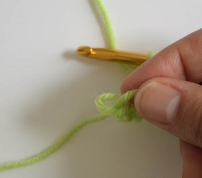 Easy fixes for a foundation chain with too few or too many chains on Underground Crafter #TipsTuesday #crochet