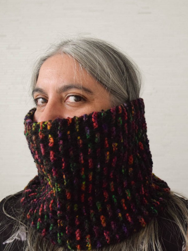 Ribbon Stitch Cowl, free #knitting pattern by Marie Segares/Underground Crafter. Slip stitches make colorwork easy on this simple, unisex cowl.