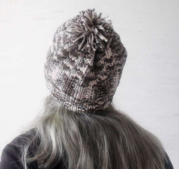 Garter Rib Beanie, free knitting pattern in Bernat Maker Home Dec yarn by Underground Crafter | This unisex hat won’t take much time or energy to finish using a bulky yarn and easy stitch pattern. Choose a neutral color so you can wear it season after season! Now available in 8 sizes from newborn through adult large.