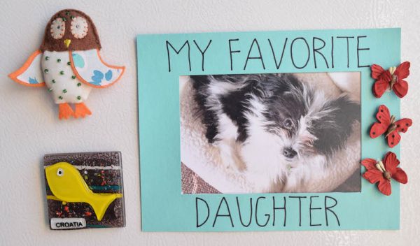 Decorated Magnetic Photo Frame tutorial by Underground Crafter | This 15-minute craft project includes Cricut Write and Cut files.