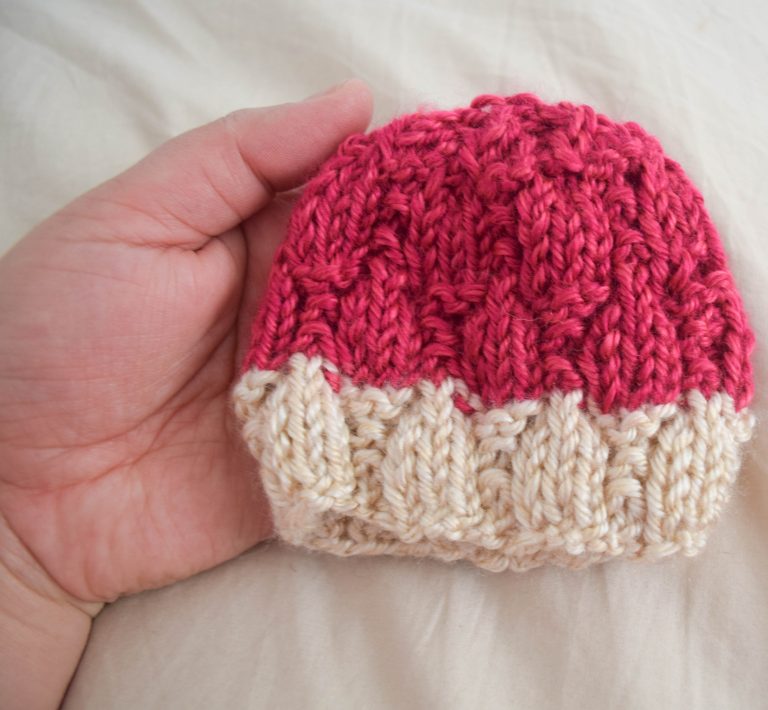 Knitting Pattern: Hummingbird Hat - Underground Crafter