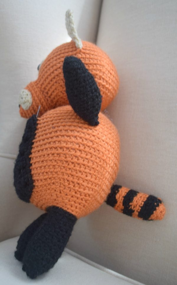 Free crochet pattern: Gift Pocket Red Panda amigurumi by Underground Crafter