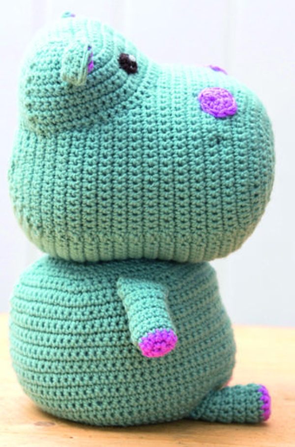 Cuddly Animals to Crochet: 28 Cute Toys to Make and Love by Lucia Forthmann book review via Underground Crafter | Nelly the Hippo Amigurumi pattern