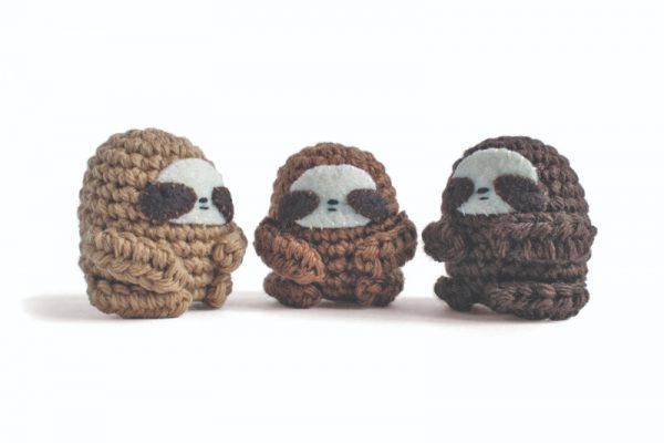 Sloth, free crochet pattern by Lauren Bergstrom via Underground Crafter | 3 crocheted sloths