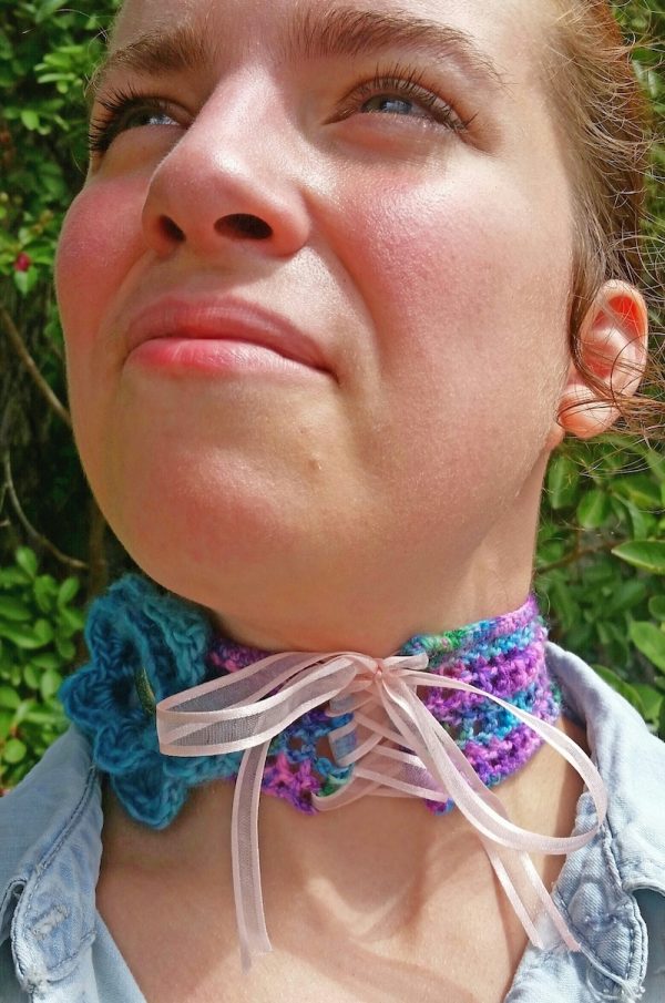 Free crochet pattern: Pixie-Goth Lace-Up Choker by BellaTuBoheme for Underground Crafter