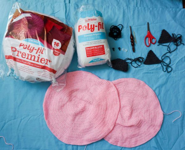 Wilbur Pig Pillow Pal, free crochet pattern by Underground Crafter - supplies